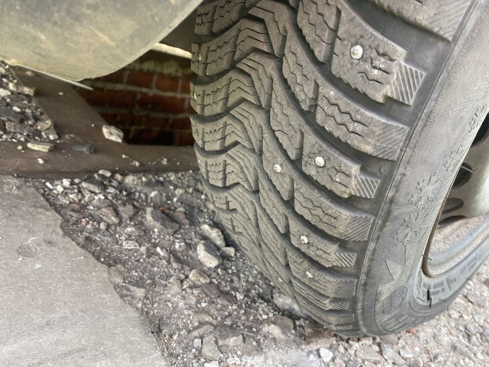 Продам резину зиму michelin состояние нового