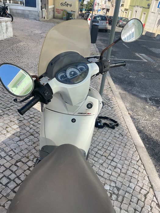 Aprilia Scarabeo 125 — 2011 — Bom estado geral, com sinais de uso
