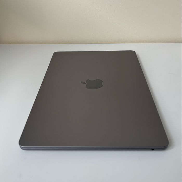 MacBook Air 13,6" M2 Gwiezdna Szarość