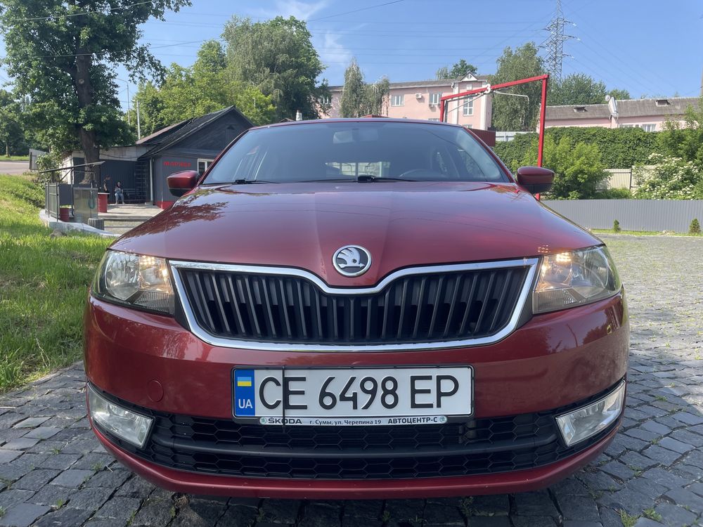 Автомобіль шкода рапід