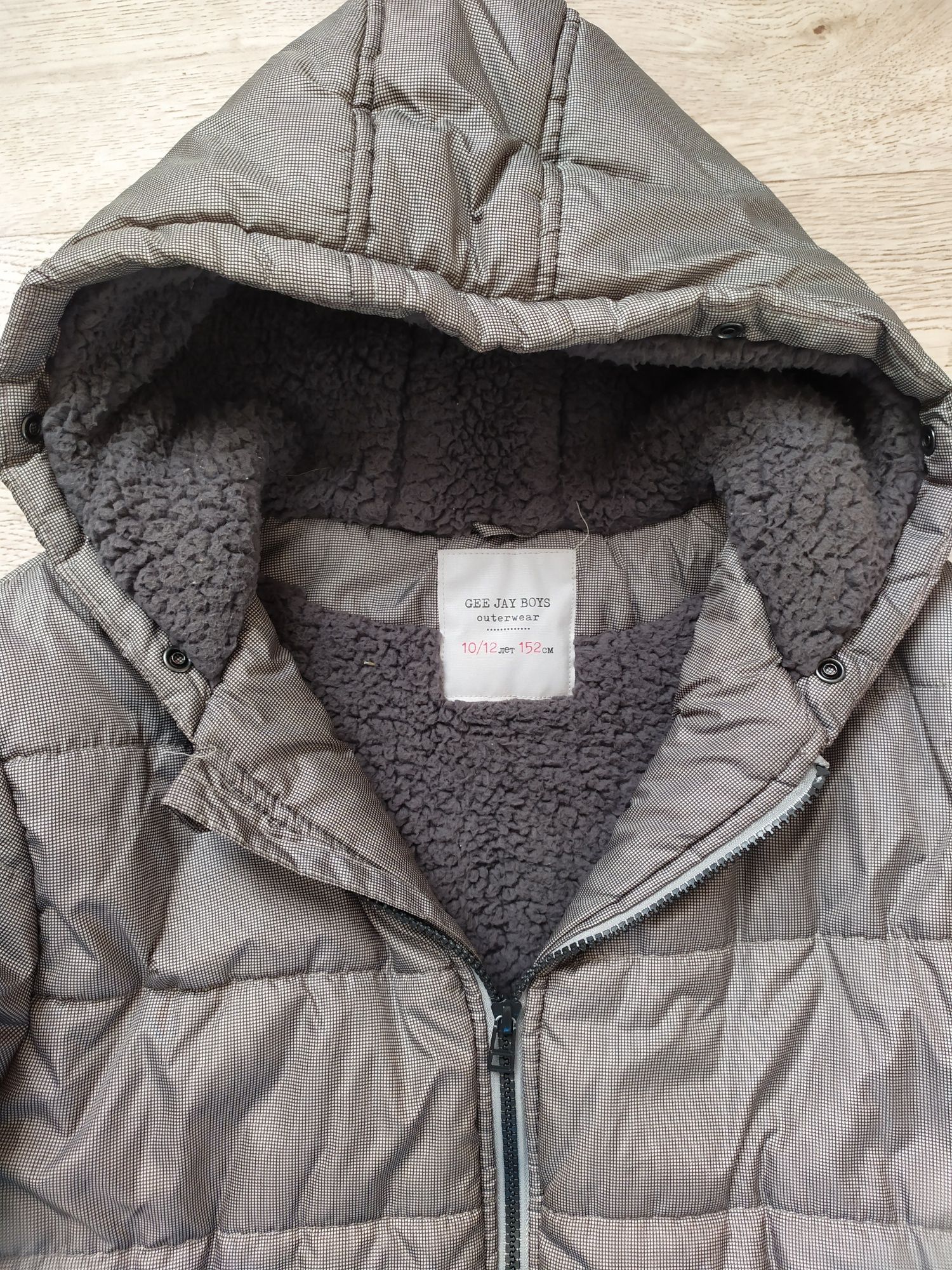 Теплая зимняя куртка на мальчика/подростка (152 см), лёгкая по весу