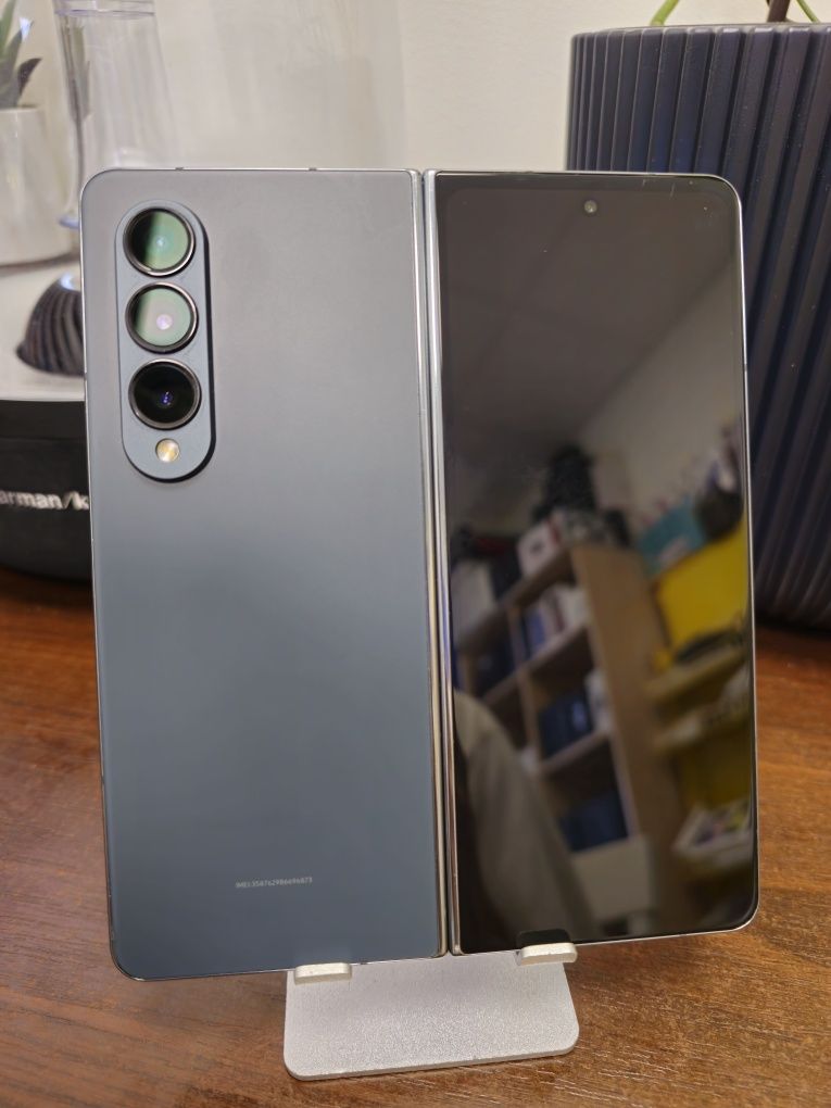 Чудовий Samsung Galaxy Fold 4 12/512 на 1 sim + e sim