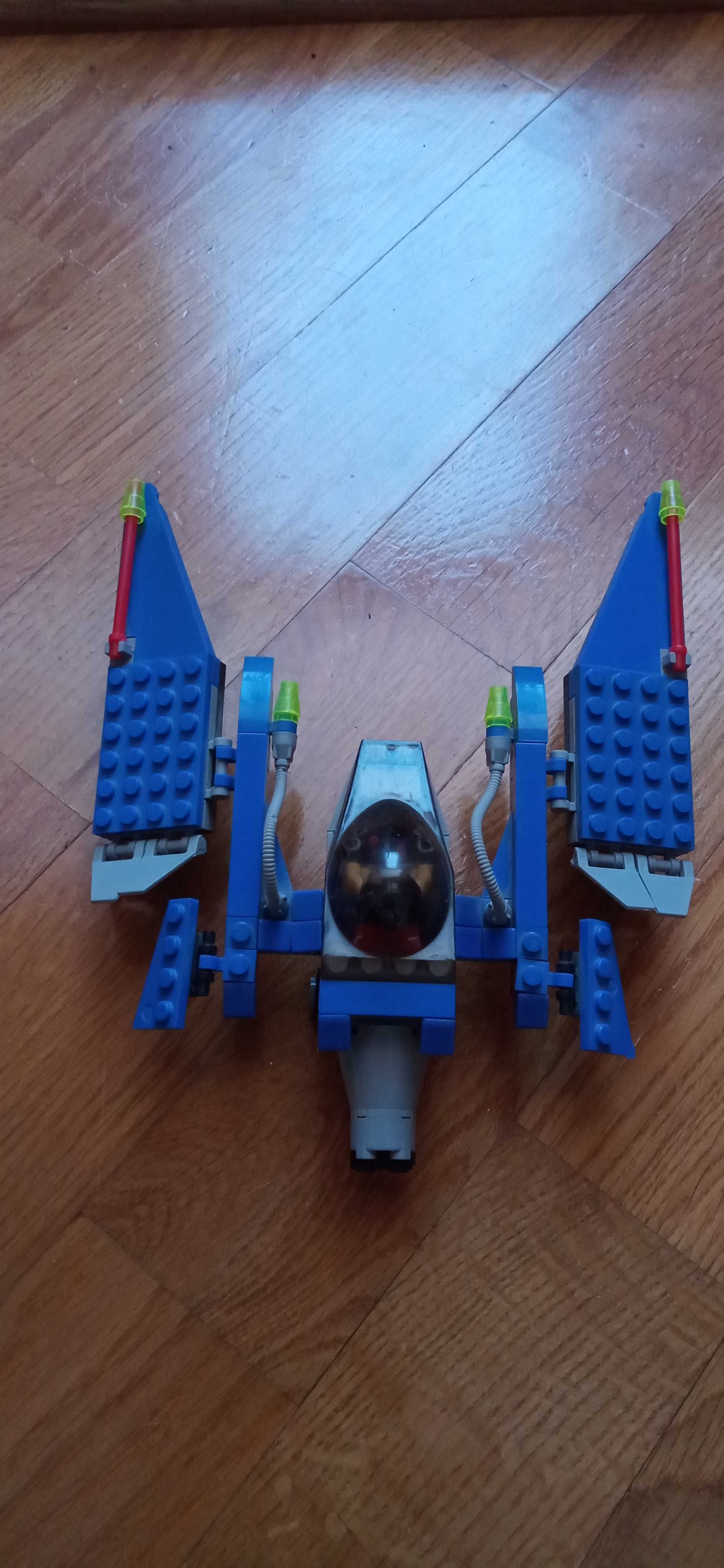 Іграшка-конструктор "LEGO".