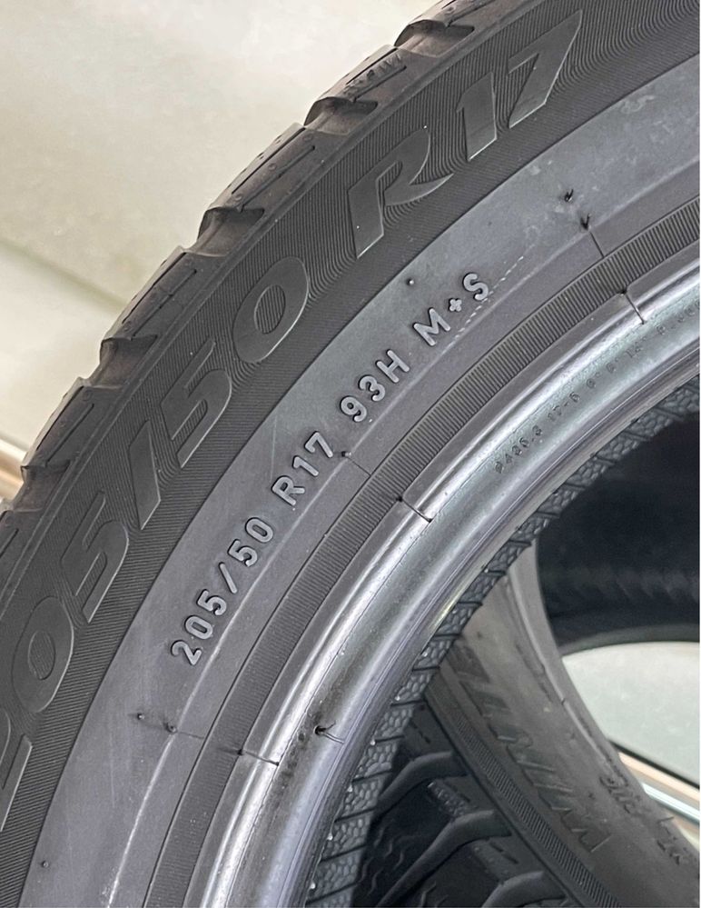 Автошини колеса резина 205/50 R17 Pirelli Sottozero 2021 рік