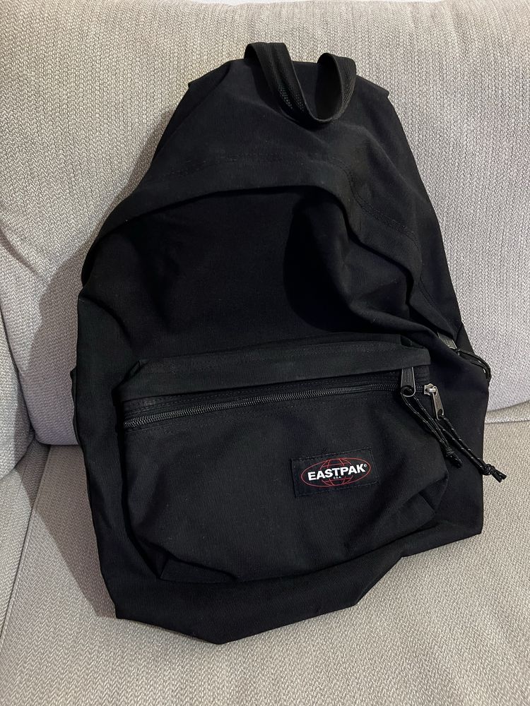 Mochila Eastpak Preta
