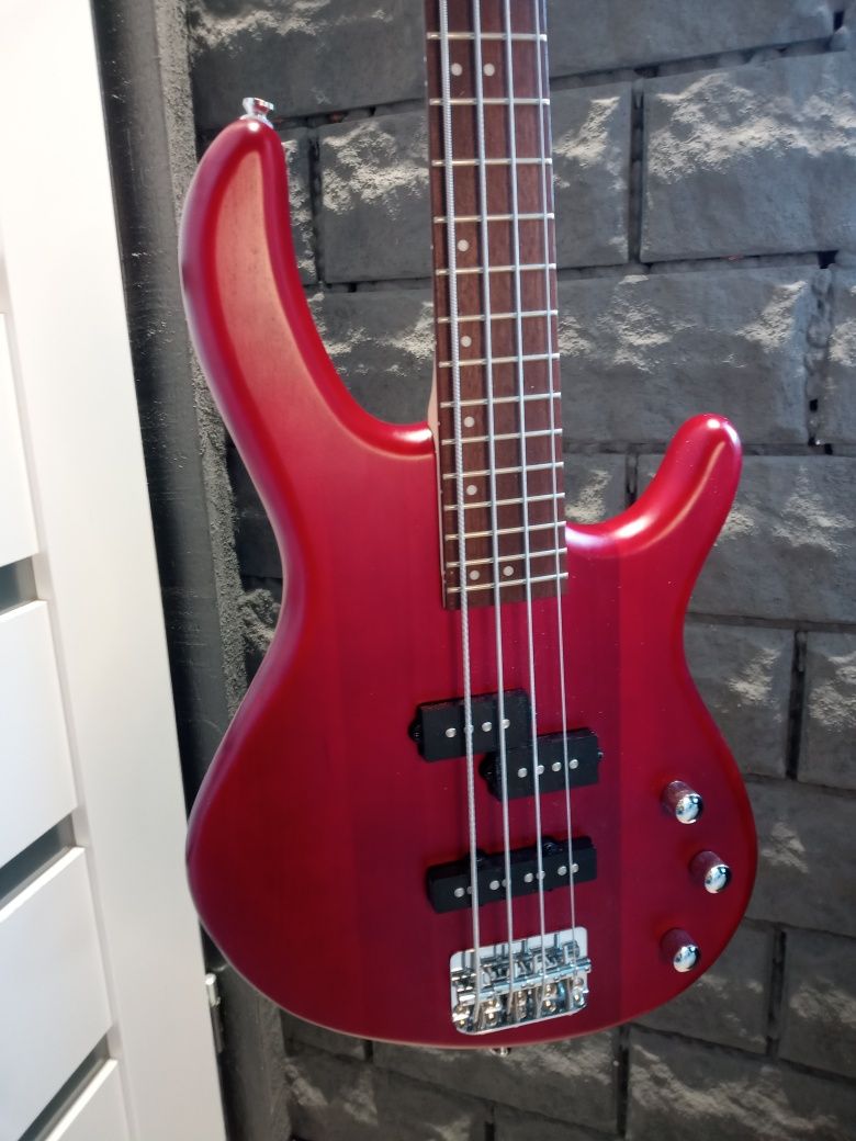 Gitara basowa Cort
