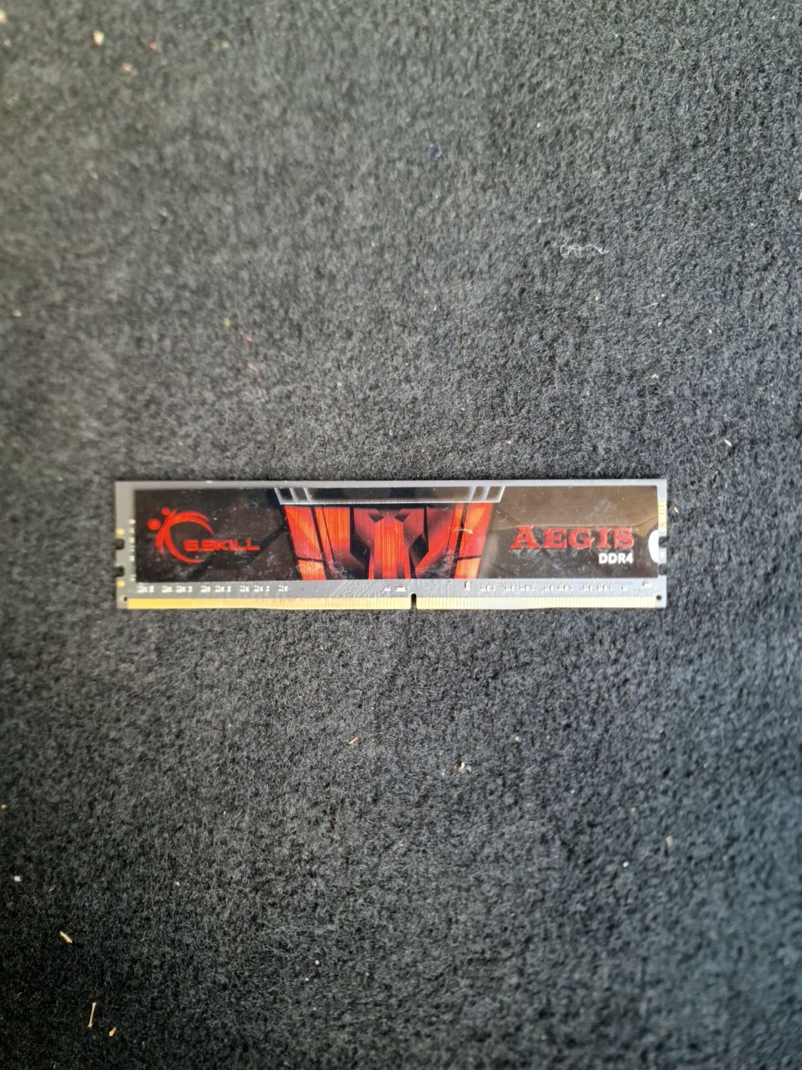 2 pentes Memória RAM GDDR4 8GB cada