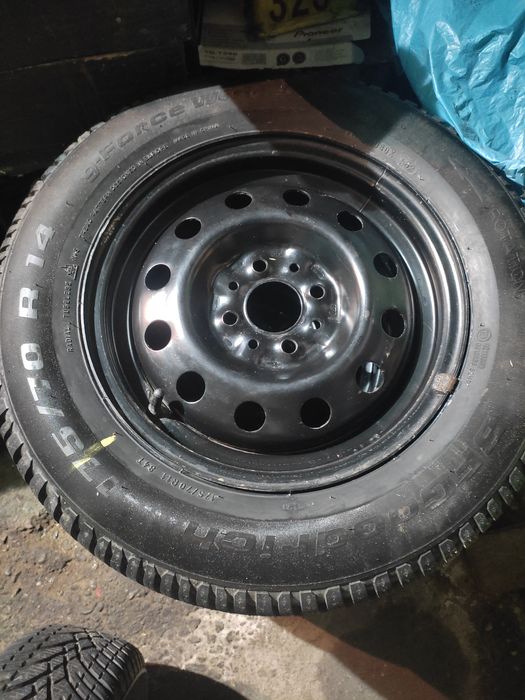 Продам колеса в сборе зима новые 175.70.р 14