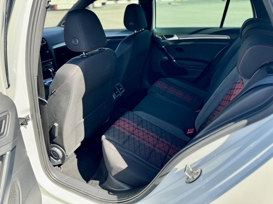 VW Golf 7.5 GTI TCR Akrapovic