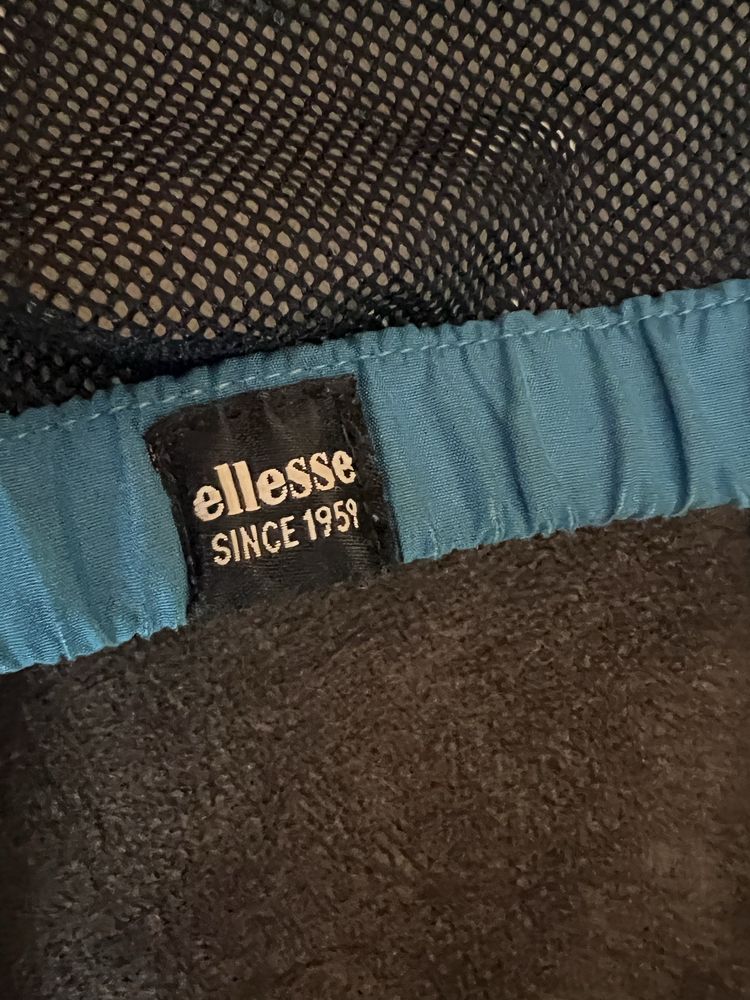 Продам ветровку ellesse (оригинал)