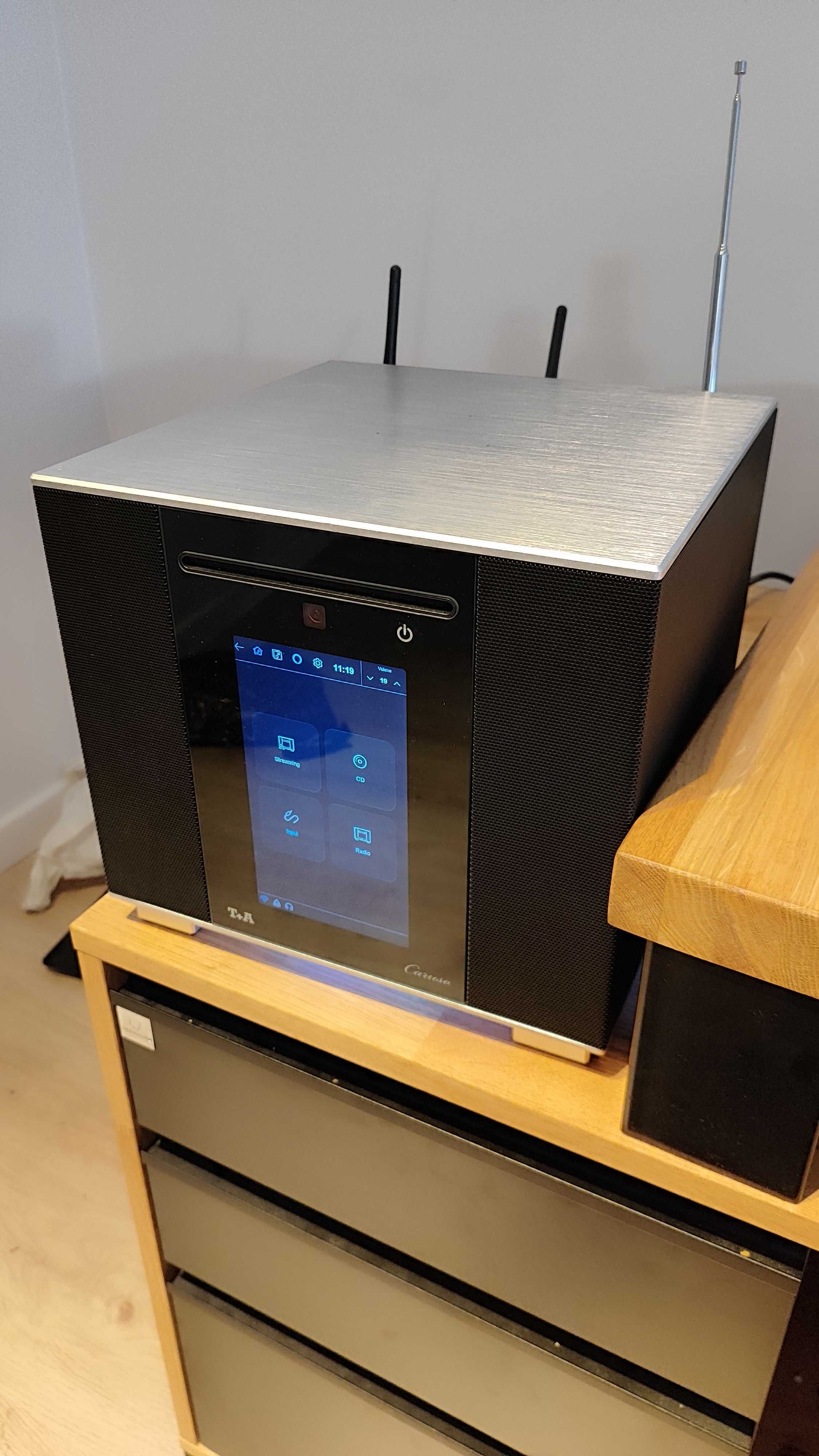 T+A CARUSO R V2 (schwarz/silber) all in one music system