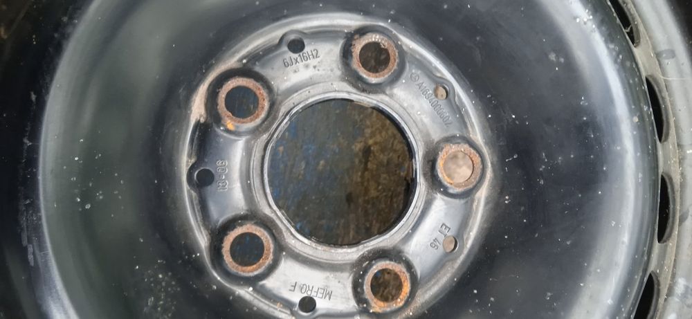 Продам комплект 4 диски з резиною Pirelly.Тільки самовивіз.