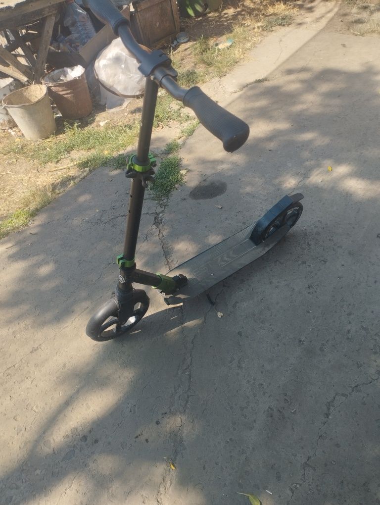 Самокат 800 грн продам