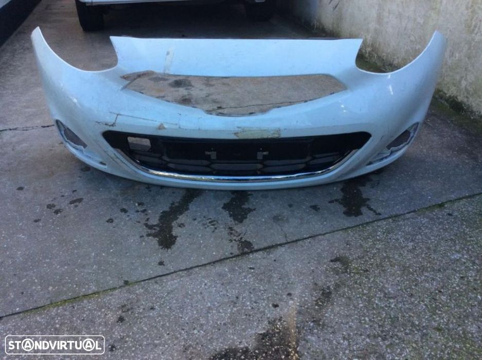 Parachoque nissan micra