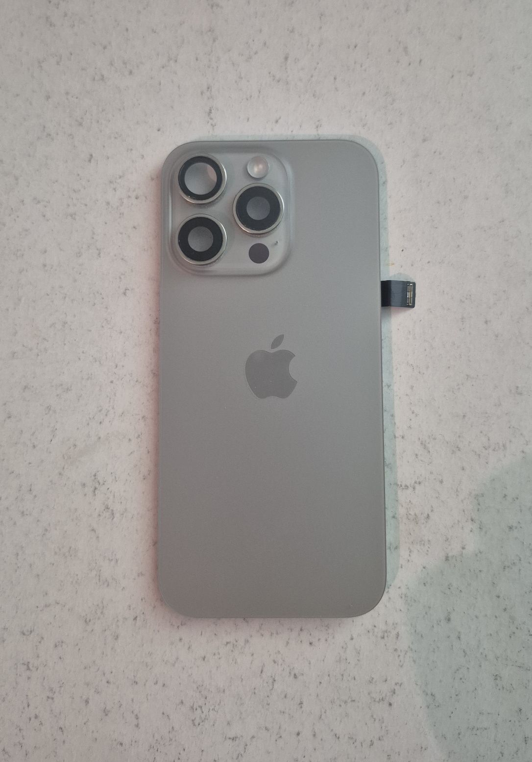 Vidro Traseiro com módulo Magsafe para Iphone 16 Pro Original Apple