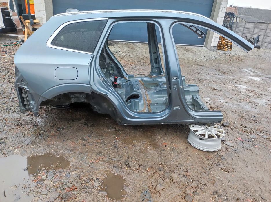 ĆWIARTKA BŁOTNIKA PRAWY TYŁ VOLVO XC60 II 2