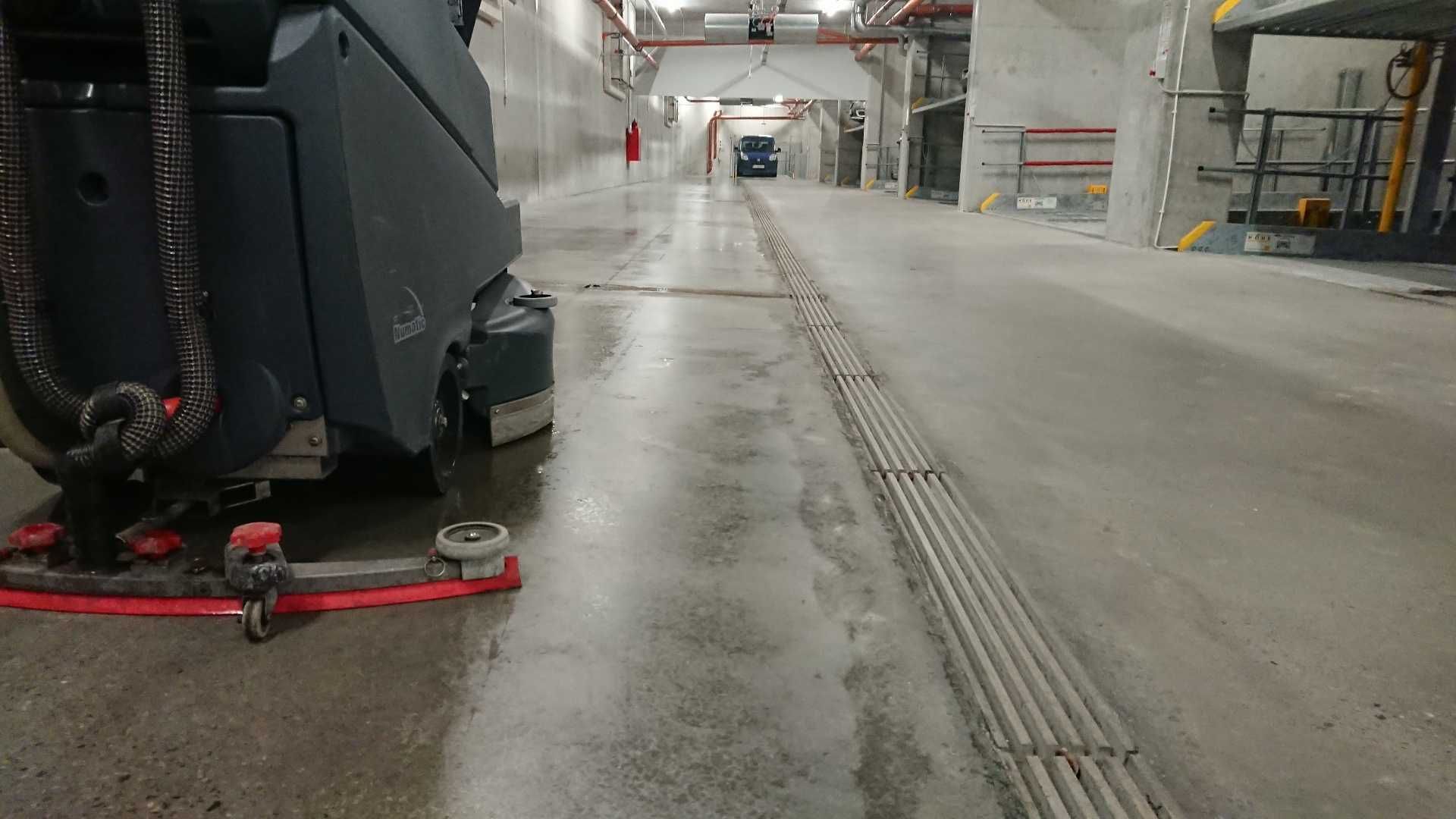 Mycie hal garażowych, posadzek magazynów
