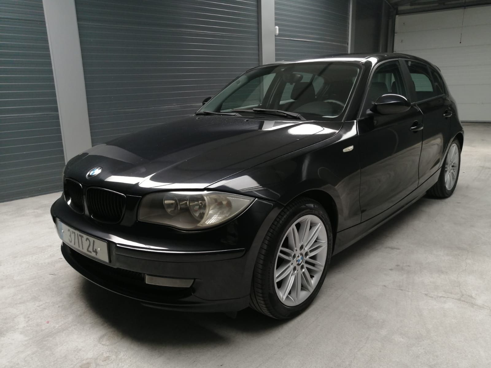 Bmw Série 1 118D 4 portas em estado de novo