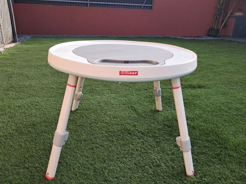 Mesa de atividades Skip Hop