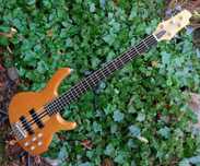Aktywna gitara basowa Cort A5 Korea
