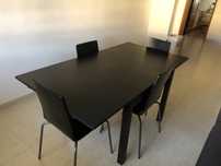 Mesa de jantar com 4 cadeiras e Cama de solteiro