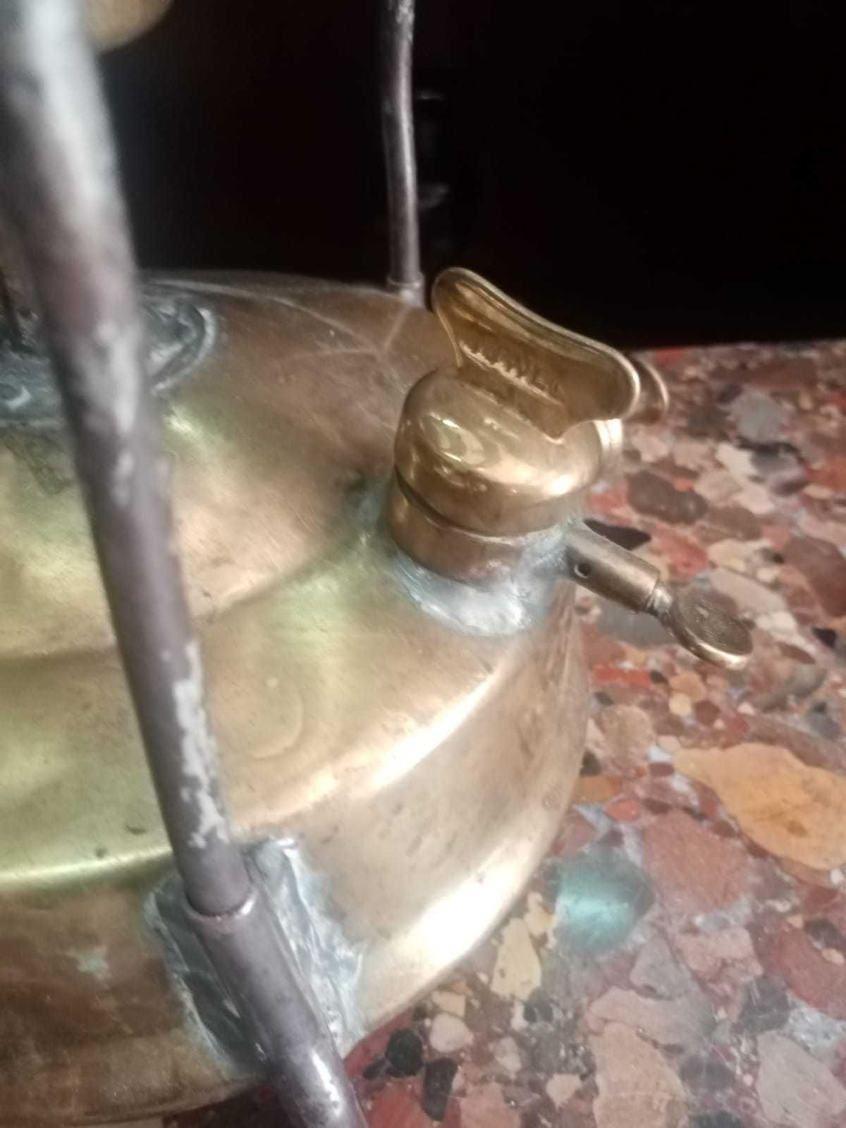 Fogão a querosene de latão