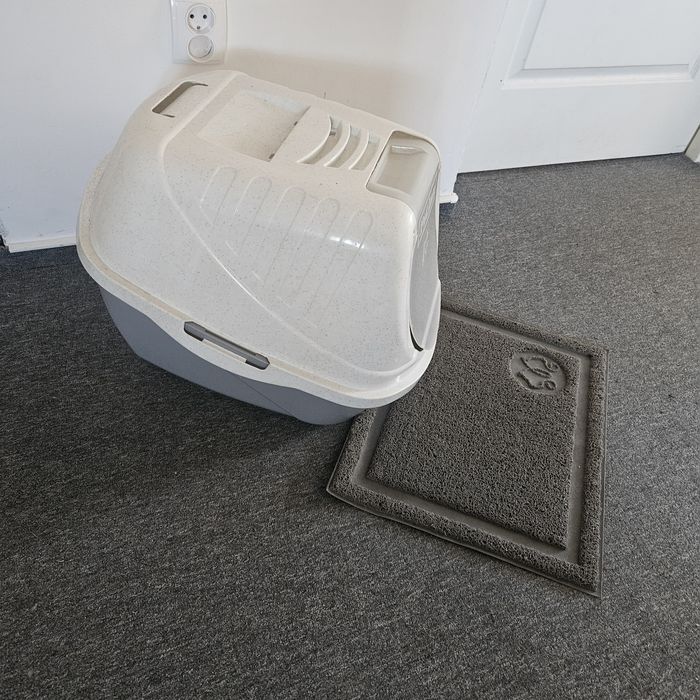 Kuweta dla kota z wycieraczką i żwirkiem