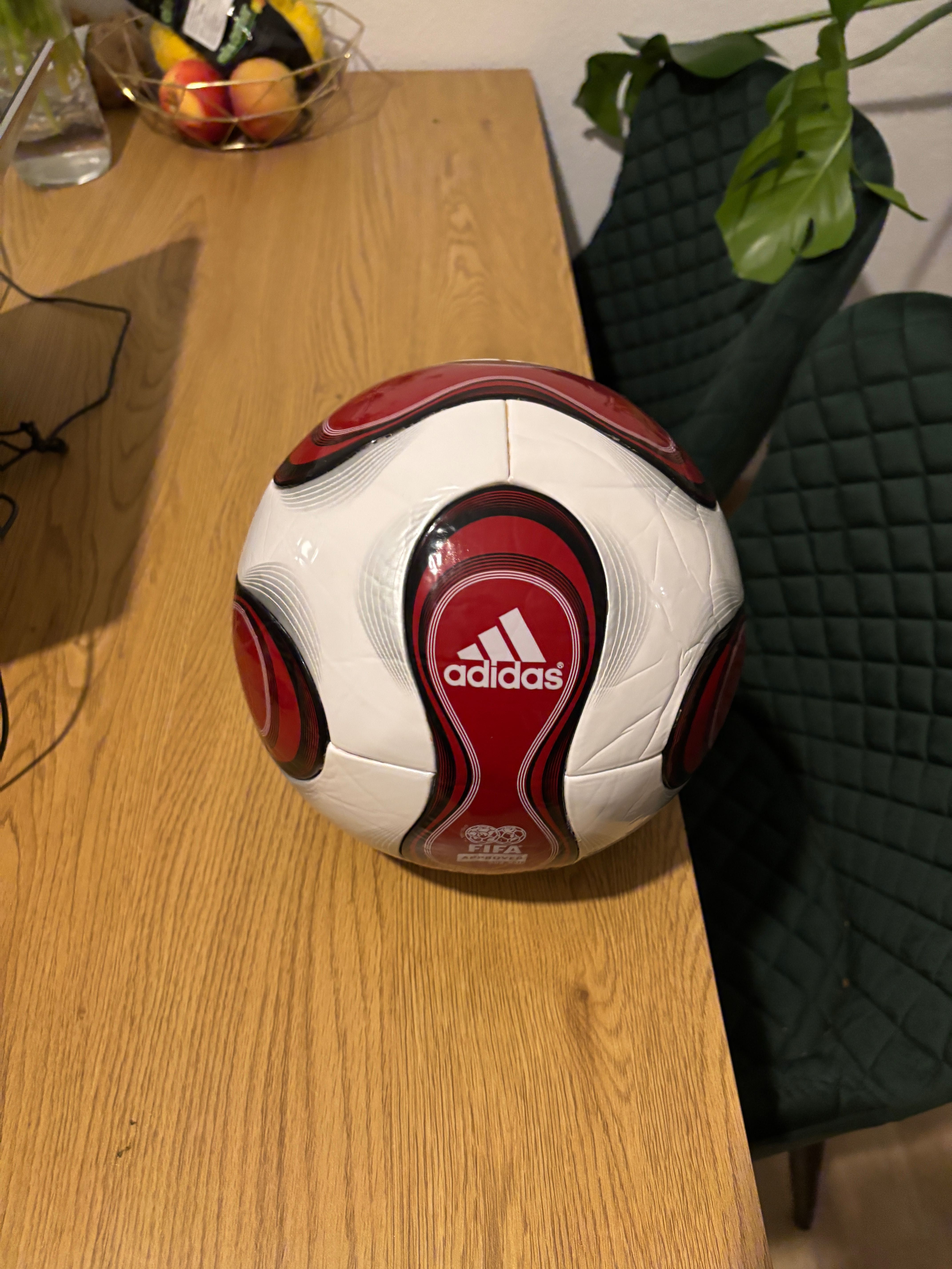 Piłka Adidas teamgeist OMB 2006