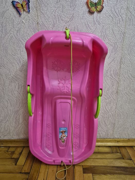 Дитячі санчата для дівчинки
