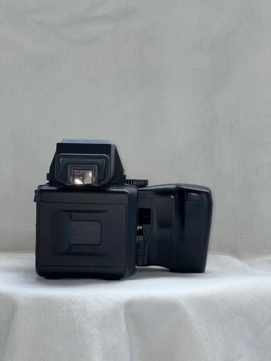 Mamiya 645 PRO / 80mm 2.8 / Prisma 120 / medium format camera