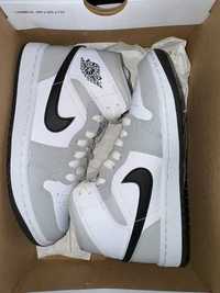 Air Jordan 1 Mid White Light Smoke Grey