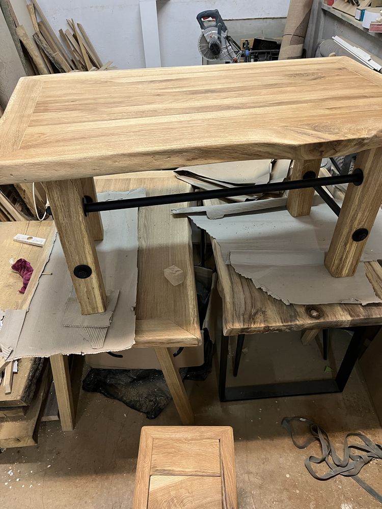 Piekny debowy stol
