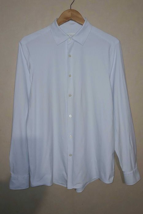 QR-код M ZARA в полоску Тянущаяся белая рубашка в голубую полоску