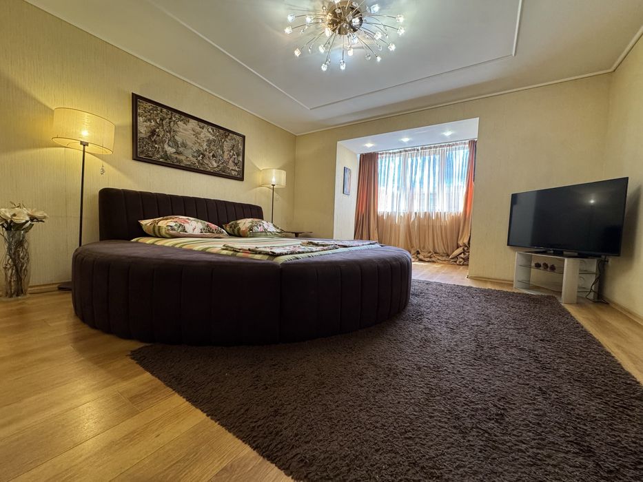 Свет Тепло Центр 1 ком королевская кровать