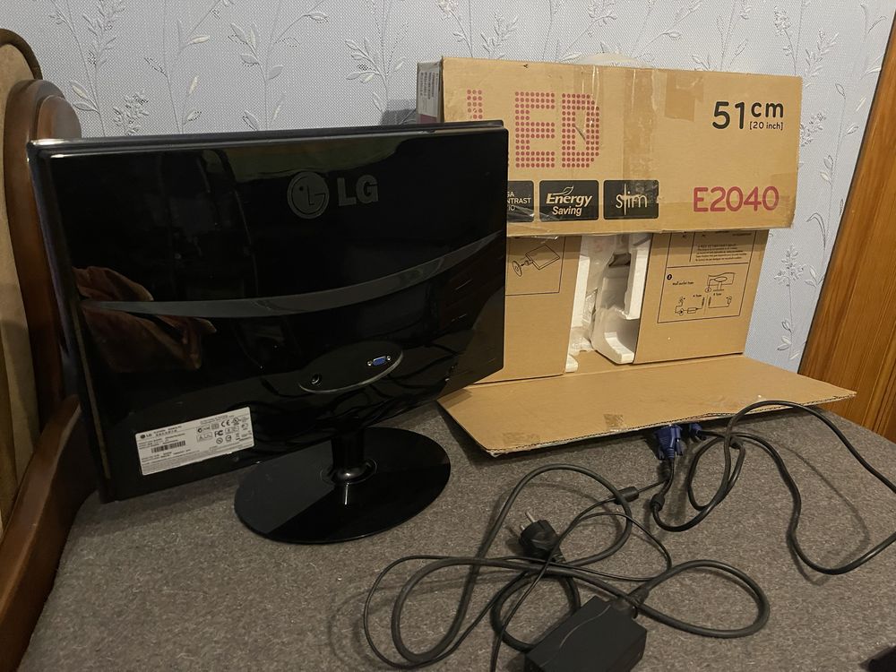 Комп'ютерний монітор LG Flatron E2040S