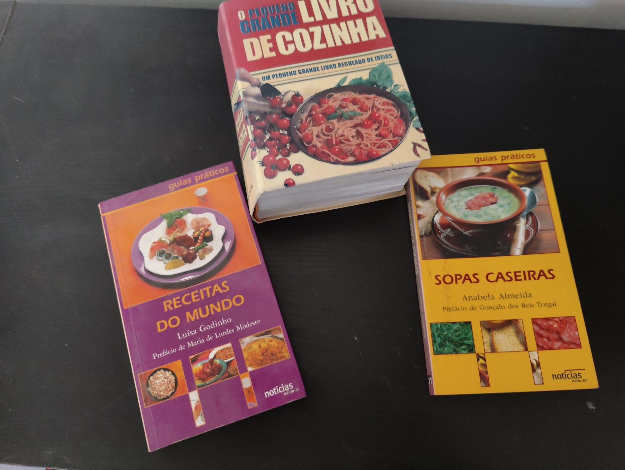 Vendo 3 livros de receitas