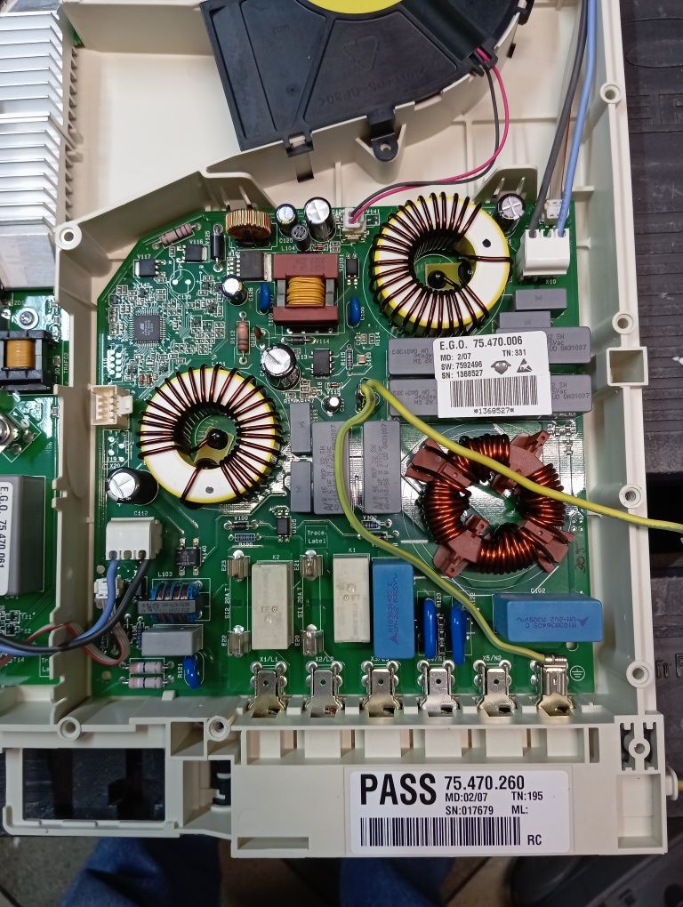 Płyta indukcyjna Whirlpool  AKM 9900/IX/01 części