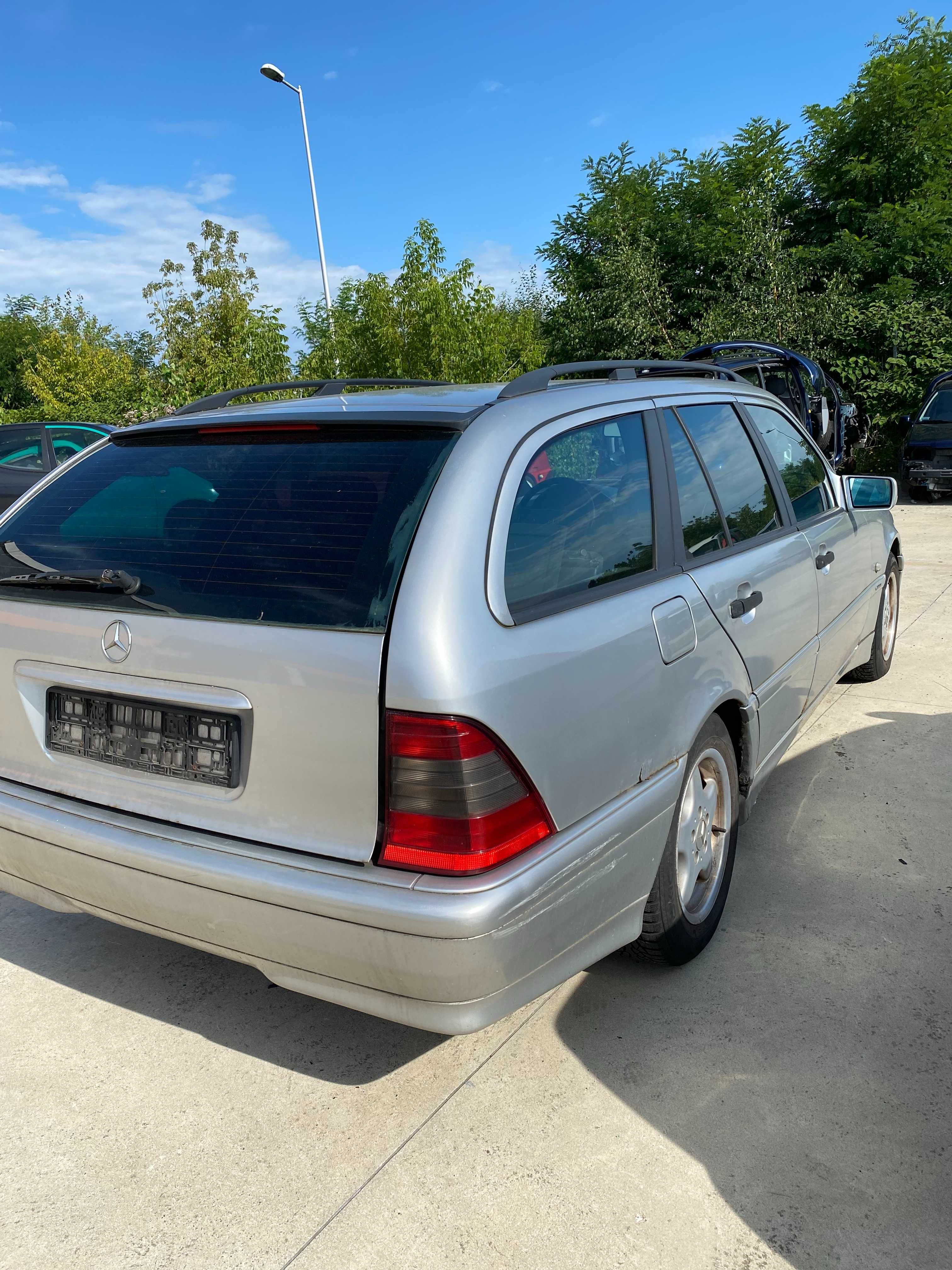 Na Części Mercedes W202 C-Klasa 2.2 CDI OM611