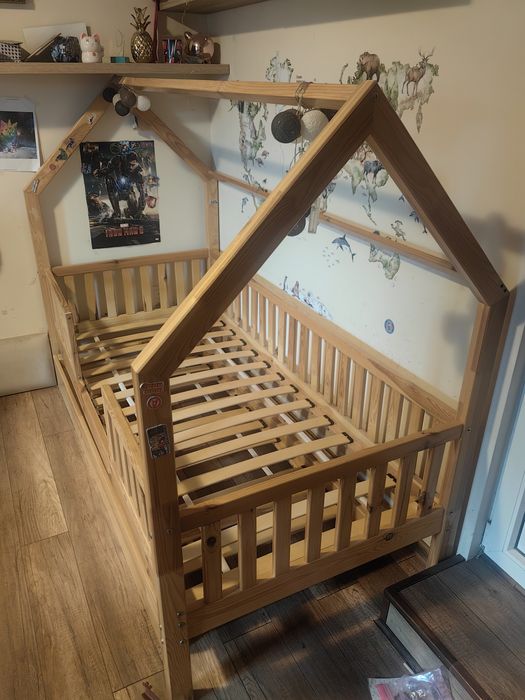 Łóżko dziecięce drewniane domek 180x80 podwójne z szuflada