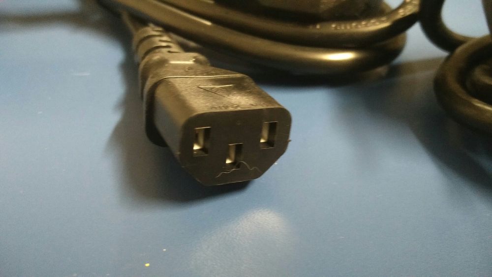 Cabos power macho ou fêmea