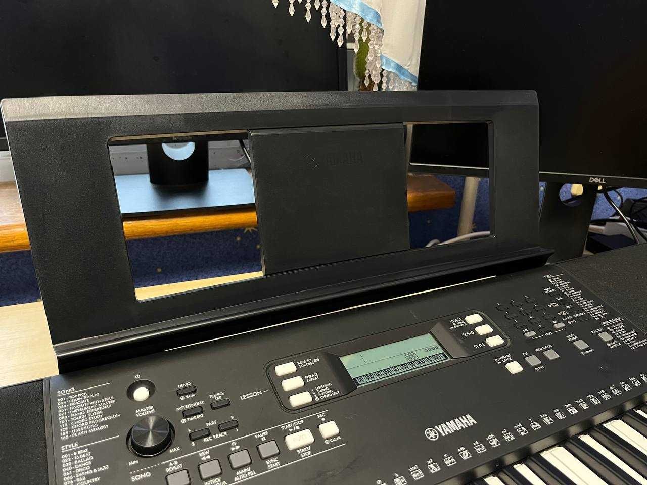 Синтезатор Yamaha PSR-E373