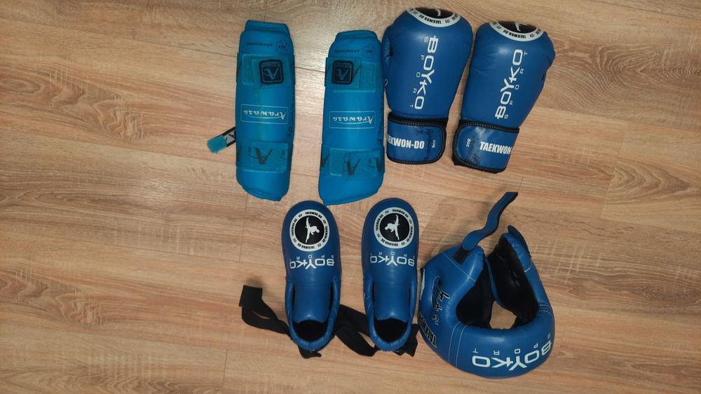 Екіпірування Taekwondo ITF, Бойко, вживана, шолом, рукавиці..
