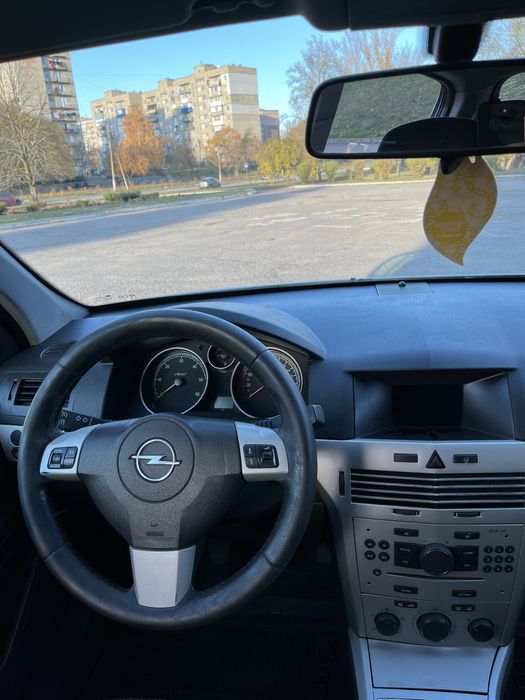 Продам Opel Astra H