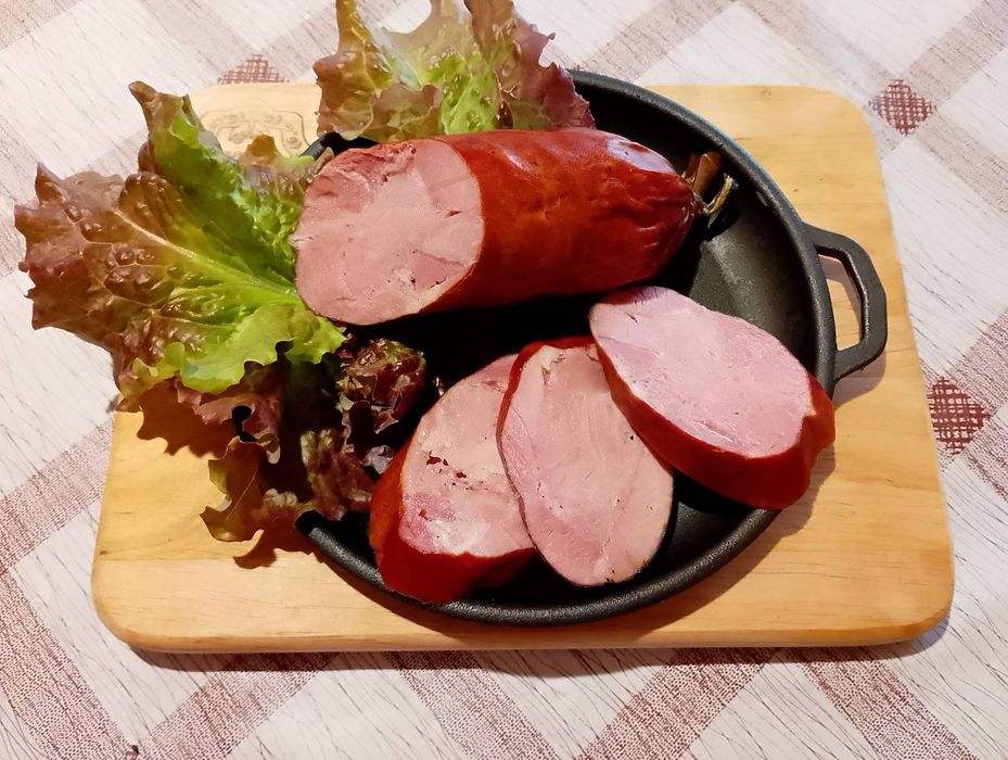 Копченості з домашньої свинини приготовані з любов'ю