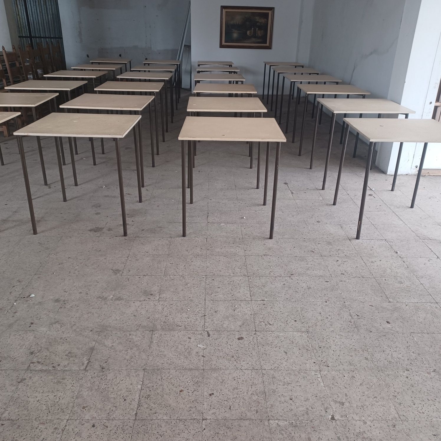 Mesas  Usadas  para  Restauração