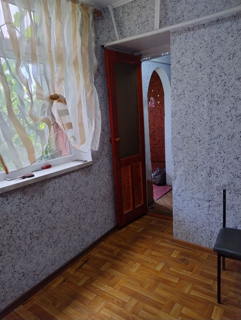 Продам 2х ком квартиру с своим двором