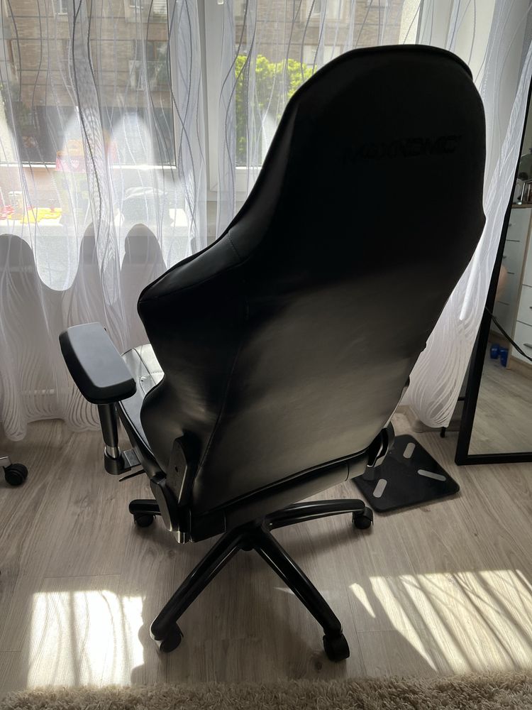 Krzeslo gamingowe / biurowe MAXNOMIC Dominator Black