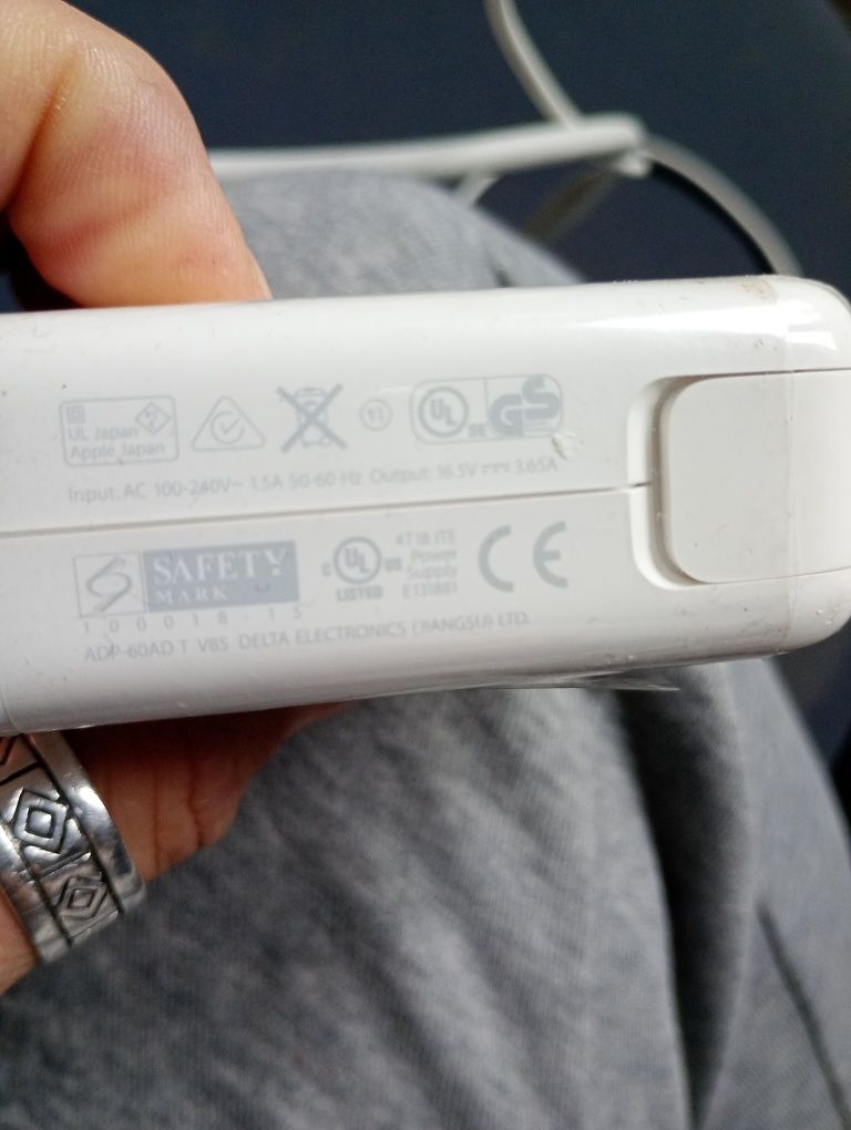 Apple MagSafe Power Adapter 60W