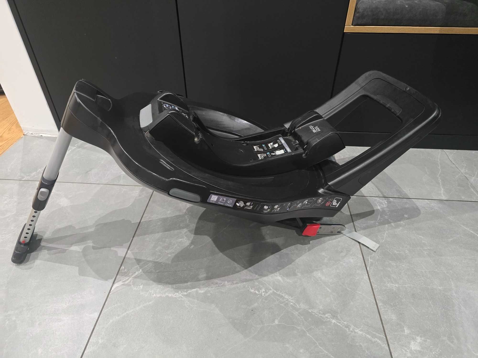 BRITAX ROMER Fotelik nosidełko + baza iso fix