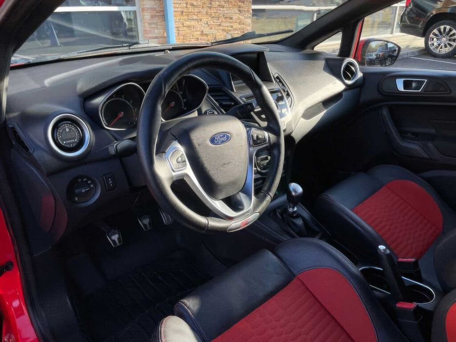 Ford Fiesta ST      2014